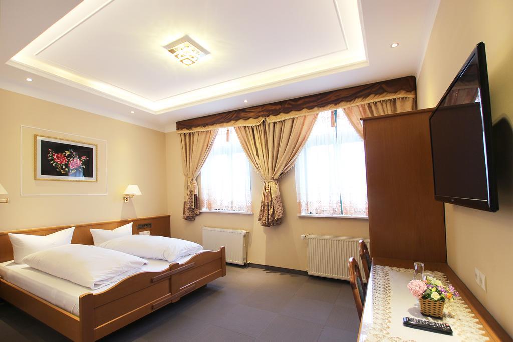 Hotel Europaeischer Hof Elsterwerda エクステリア 写真