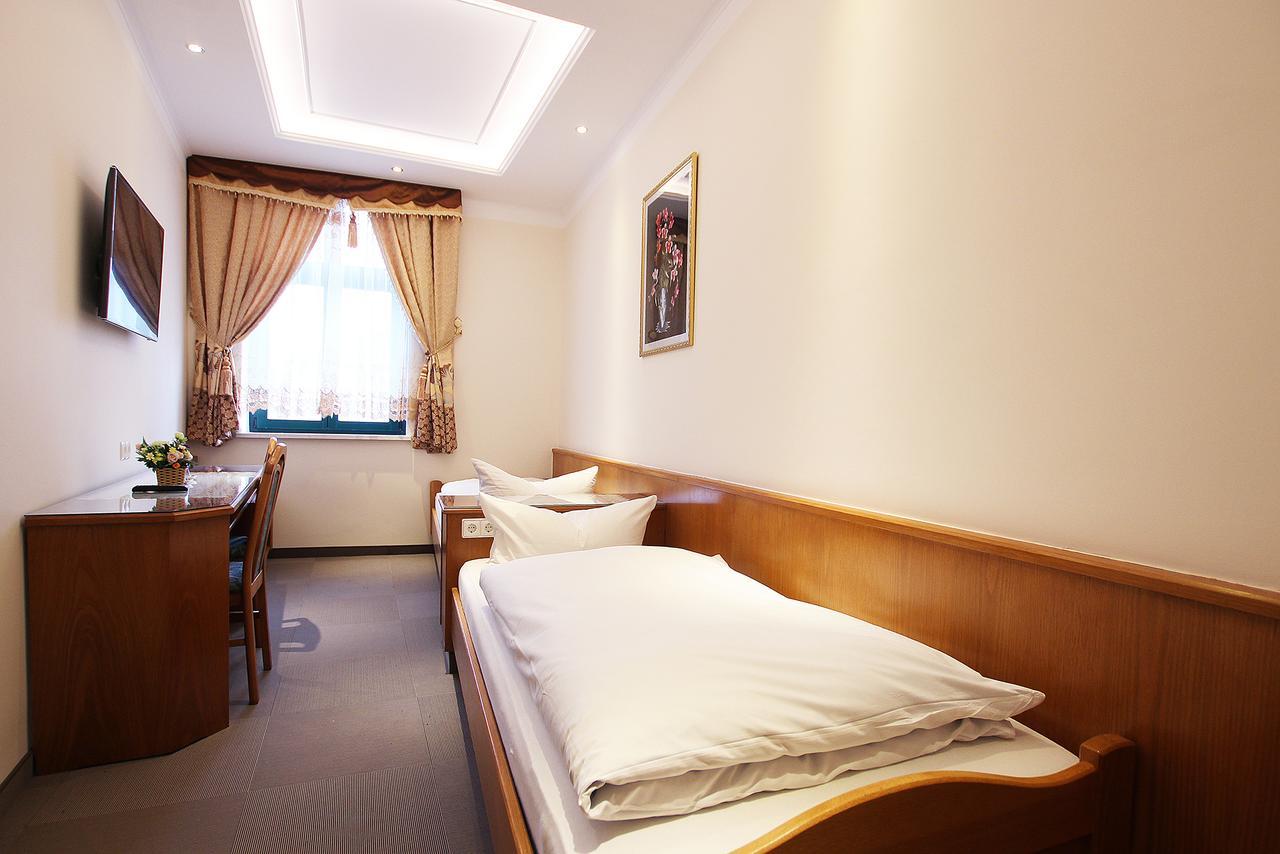 Hotel Europaeischer Hof Elsterwerda エクステリア 写真